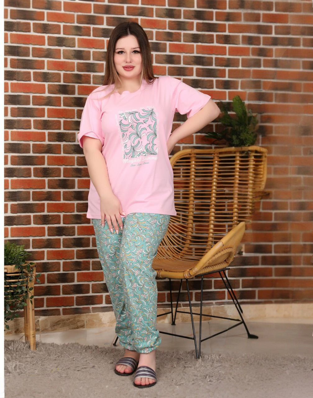 Pinky 8906